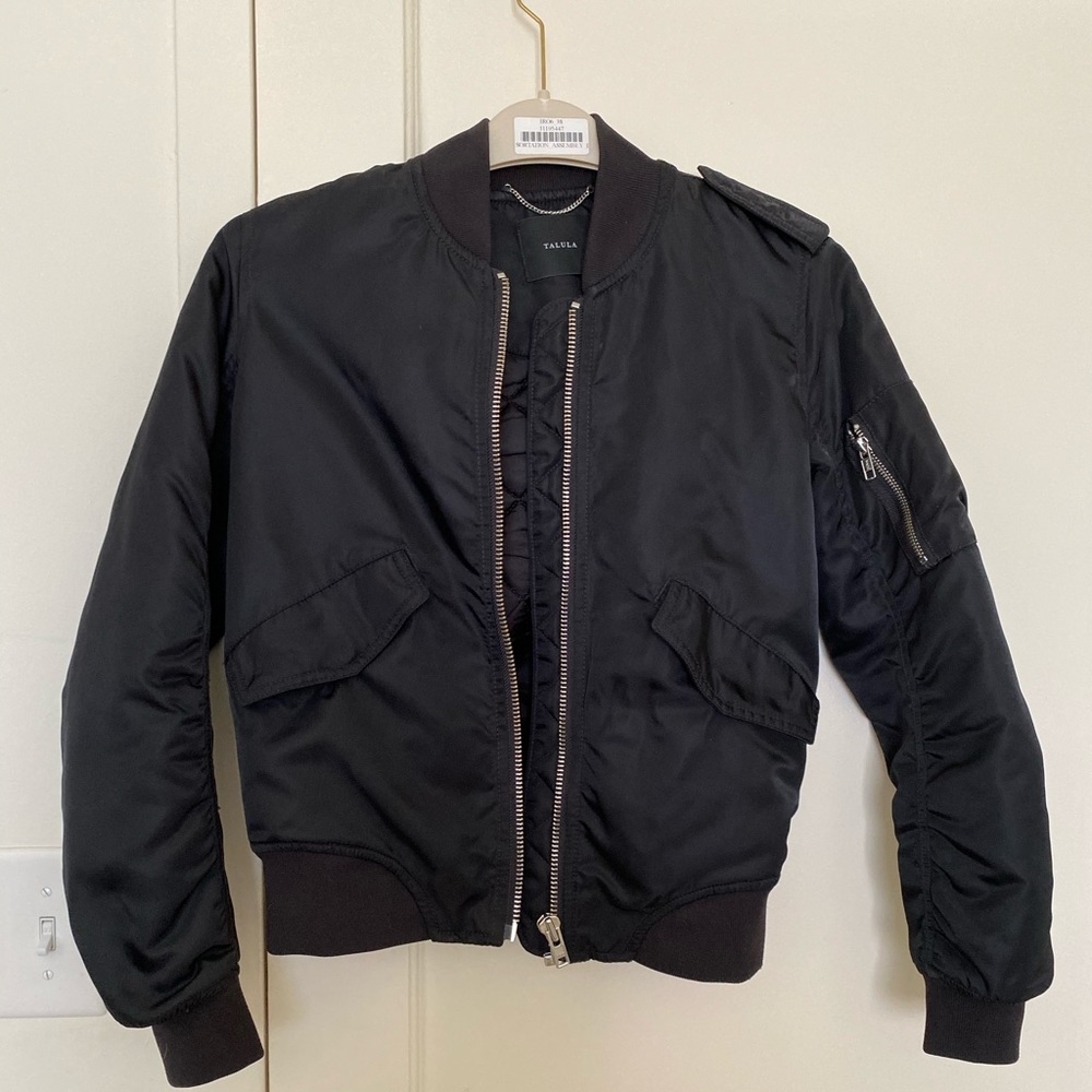 Aritzia Talula Whitby bomber jacket xs